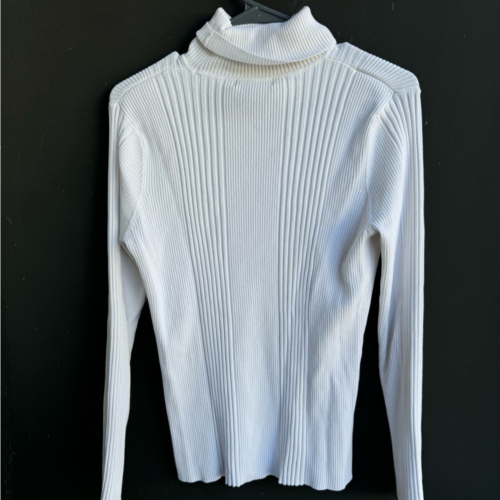 White turtleneck sweater - Picture 2 of 4